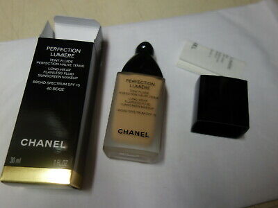 Chanel Perfection Lumiere Long Wear Flawless Fluid Makeup Spf15  Beige 20